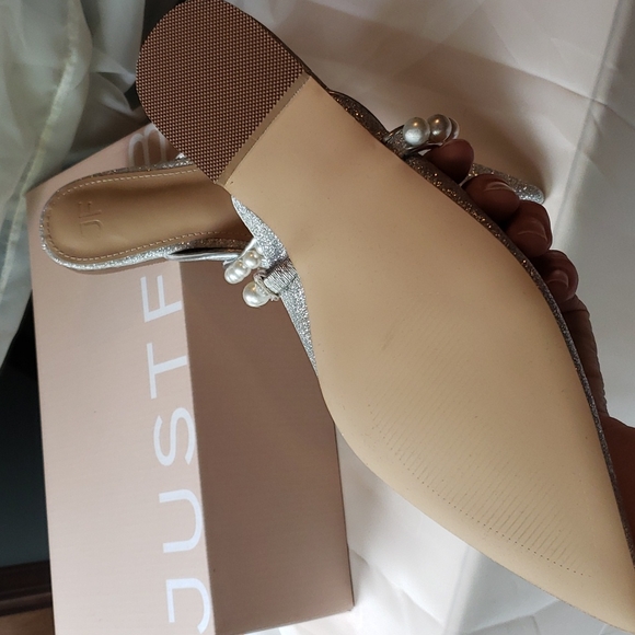 Flats - Picture 4 of 4